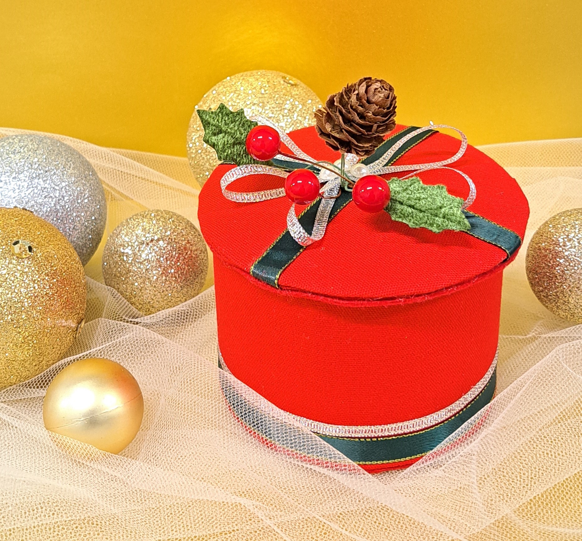 クリスマスBOXを作ろう~カルトナージュ体験~